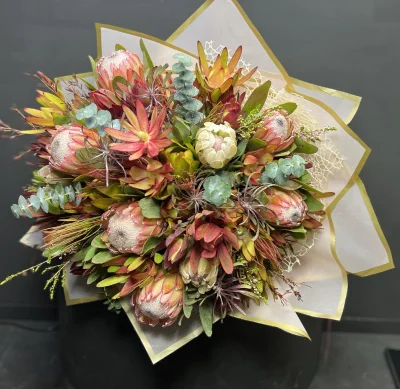 Bridal Blush Rose Bouquet image 1